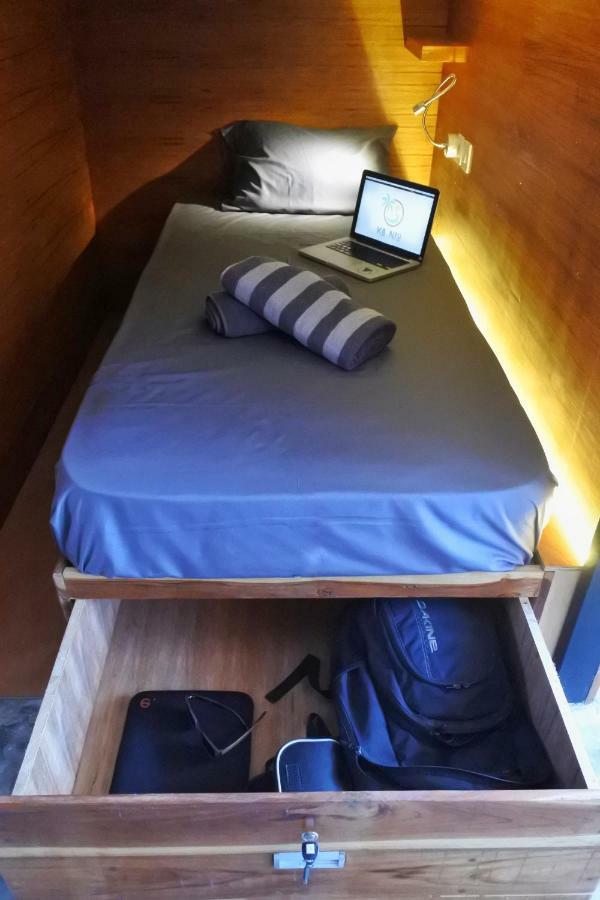 Kaniu Capsule Hostel Kuta  Buitenkant foto
