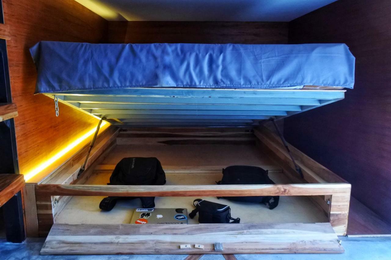 Kaniu Capsule Hostel Kuta  Buitenkant foto