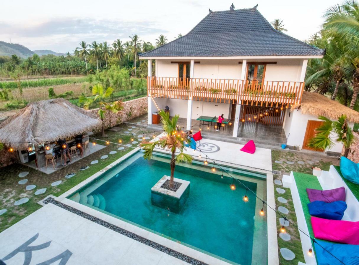 Kaniu Capsule Hostel Kuta  Buitenkant foto