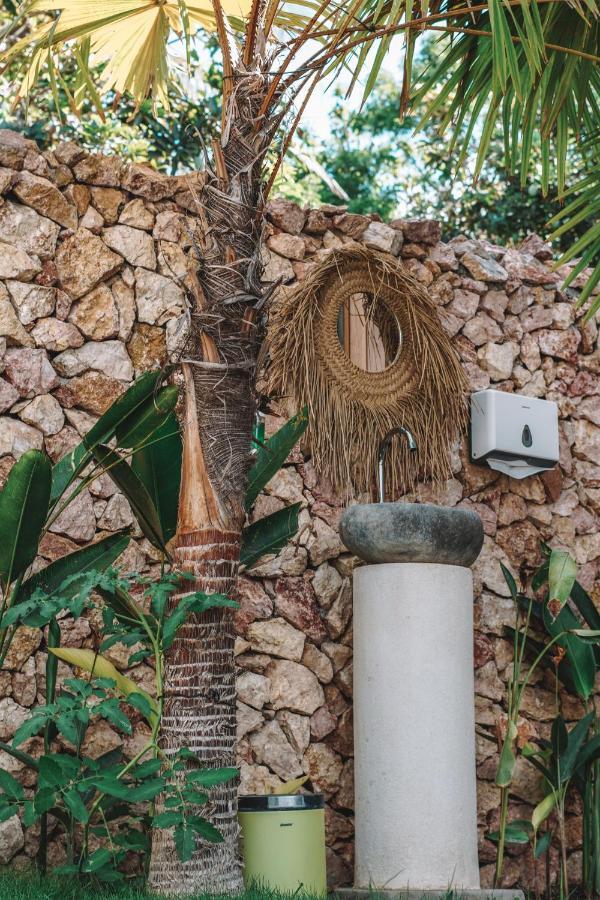 Kaniu Capsule Hostel Kuta  Buitenkant foto